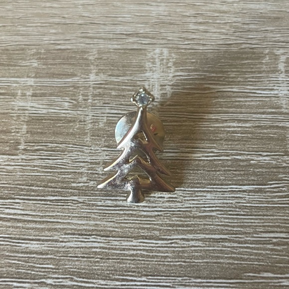 Jewelry - 4/$20 Vintage Christmas Tree Pin